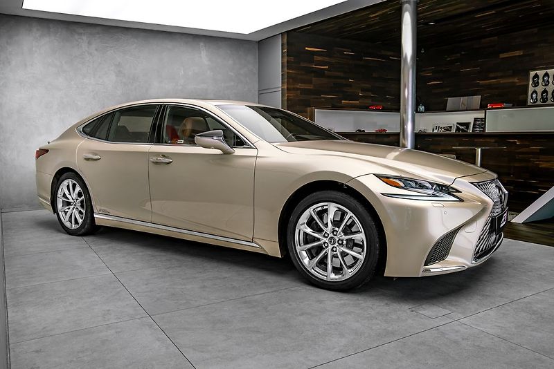 Lexus LS 500 LUXURY H AWD - fotka 4 z 28