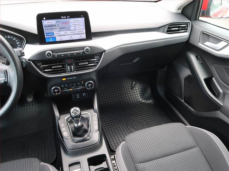 Ford Focus (2020) 1.0 EcoBoost, Tempomat - fotka 8 z 17