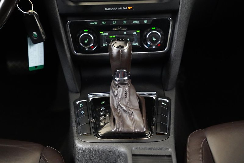 Škoda Superb - fotka 22 z 25