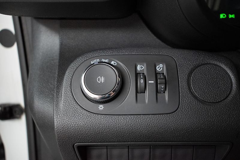 Opel Combo 1.5 CDTi TAŽNÉ*VESTAVĚNÁ DÍLNA - fotka 19 z 31