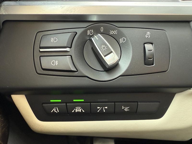 BMW Řada 6 650i xDRIVE M-PAKET LED NAVI - fotka 15 z 40