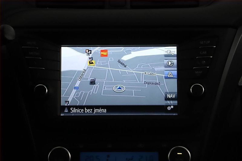 Toyota Avensis (2015) 2.0 D-4D, Navi, Tempomat - fotka 12 z 14