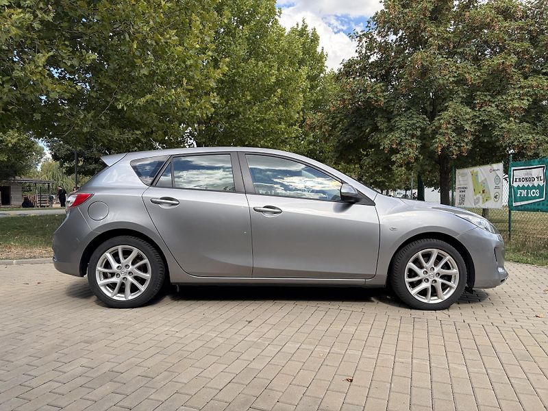 Mazda 3 2.0 Sport Edition - fotka 13 z 32