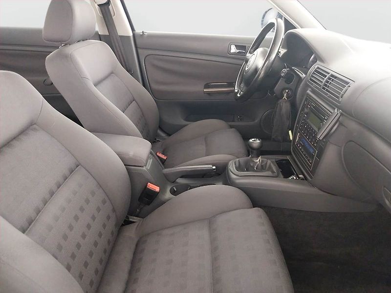 Volkswagen Passat (2004) 1.6, Serv.kniha, po STK, Tažné - fotka 9 z 18