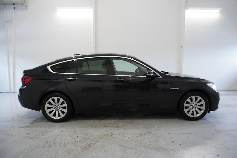 BMW Řada 5 (2014) 530D 190kW GRANTURISMO XDRIVE - fotka 5 z 32