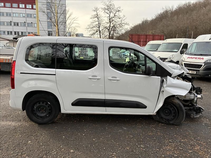 Opel Combo 1.2 T 81 kW 5 míst ČR DPH - fotka 4 z 17