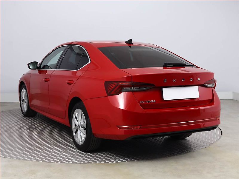 Škoda Octavia (2021) 2.0 TDI, Tempomat - fotka 4 z 19