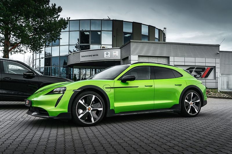 Porsche Taycan PDCC, ventilace, pano - fotka 41 z 41