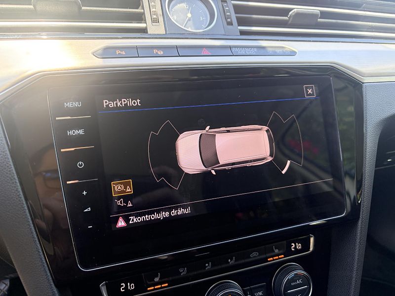 Volkswagen Passat 2.0TDI 110KW HIGHLINE DSG LED - fotka 36 z 46