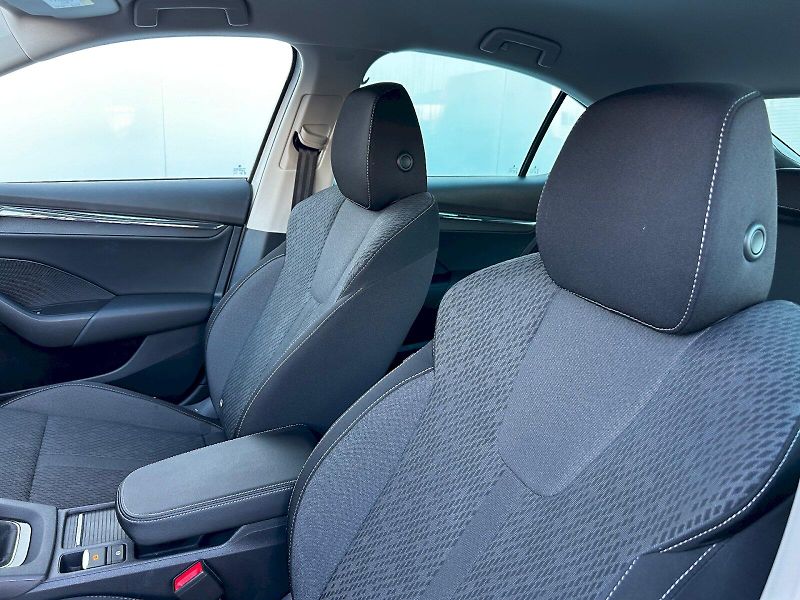Škoda Octavia (2023) 1.5 TSI 110kW MP6 Style - fotka 27 z 35