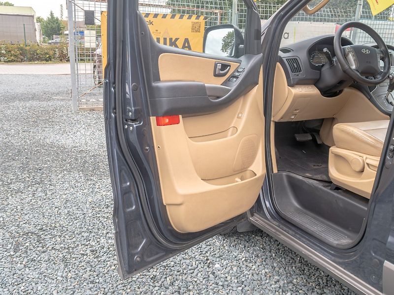 Hyundai H 1 (2015) ČR 2.5D 125KW mat – 8 SEDADEL - fotka 11 z 48