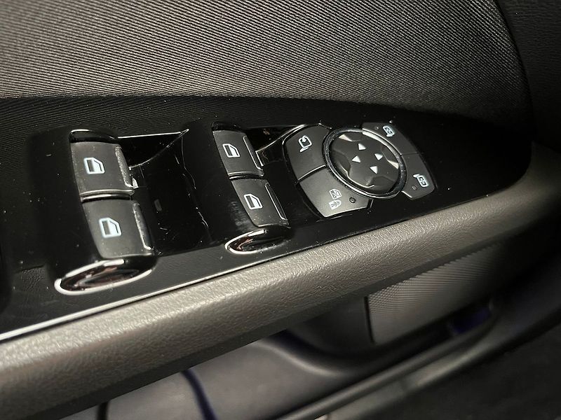 Ford Mondeo 2.0 EB 140 kW Titanium servis - fotka 28 z 49