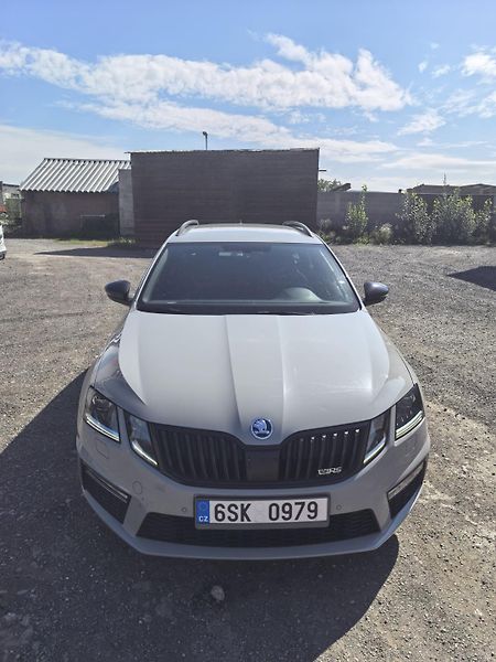 Škoda Octavia (2019) RS 2.0 - fotka 7 z 19