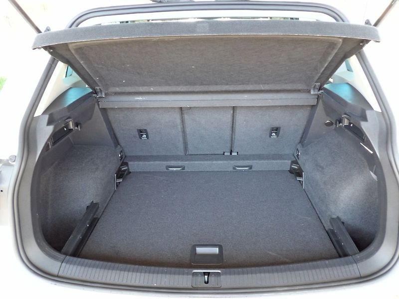 Volkswagen Tiguan (2023) 2.0TDI DSG Virtual Navi ACC - fotka 27 z 34
