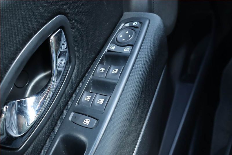 Renault Mégane (2015) 1.6 16V, Tempomat - fotka 16 z 19