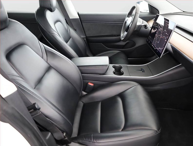 Tesla Model 3 (2020) Long Range 4WD 78kWh, SoH 81% - fotka 7 z 22