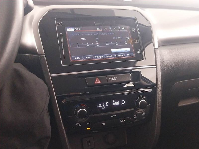 Suzuki Vitara (2019) 1.4 BoosterJet, Serv.kniha - fotka 12 z 19