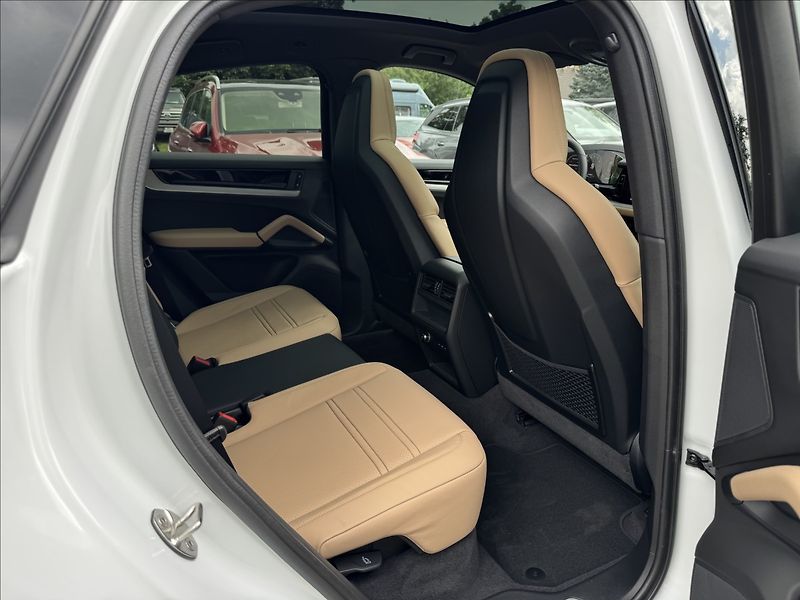 Porsche Cayenne Coupe E3 II Sport Chrono Vzduc - fotka 31 z 34