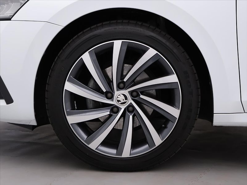 Škoda Octavia 1,5 TSI 110kW Style LED CZ - fotka 31 z 38