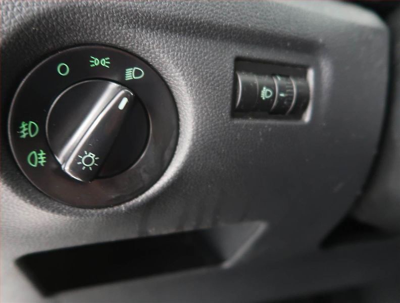 Škoda Roomster (2014) 1.2 TSI, po STK, Tažné - fotka 15 z 16