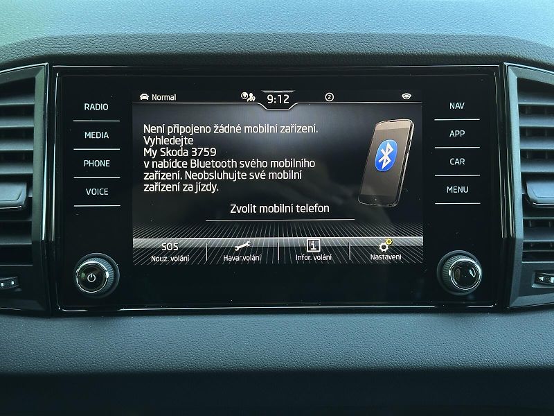 Škoda Karoq 2.0TDi 4x4 DSG 150PS Sportline - fotka 28 z 46