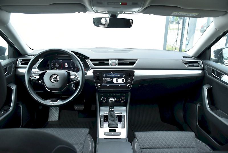 Škoda Superb (2022) Ambition 1.5 TSI 110kW DSG - fotka 14 z 30