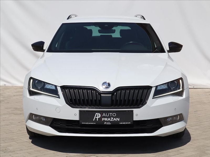 Škoda Superb 2,0 TDI SportLine Kamera ACC - fotka 2 z 36
