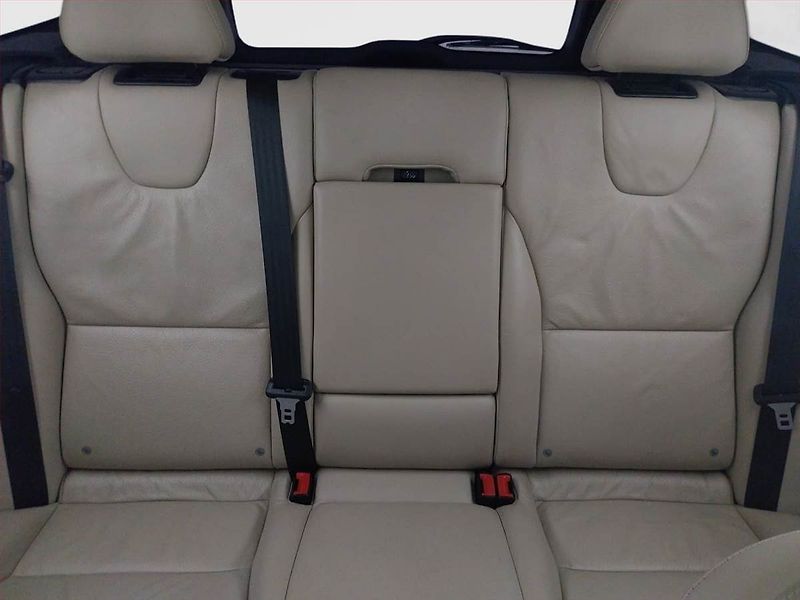 Volvo XC60 (2011) D5, 4X4, Automat, Kůže - fotka 10 z 19