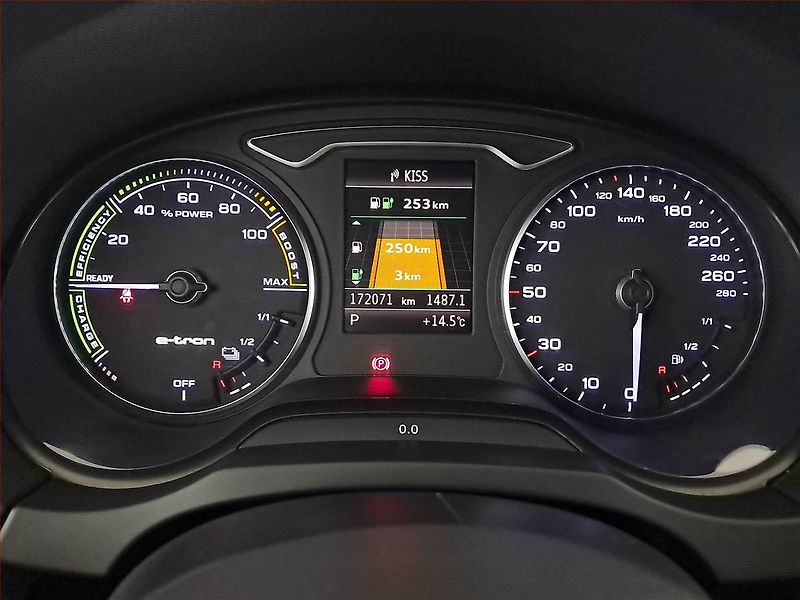 Audi A3 (2015) e-tron, Automat, Serv.kniha - fotka 11 z 20