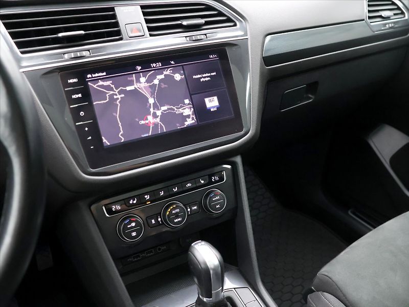 Volkswagen Tiguan 2,0 TSI 162kW DSG 4MOT Highlin - fotka 29 z 48