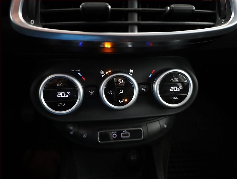 Fiat 500X (2015) 2.0 MultiJet, 4X4, Tempomat - fotka 11 z 19