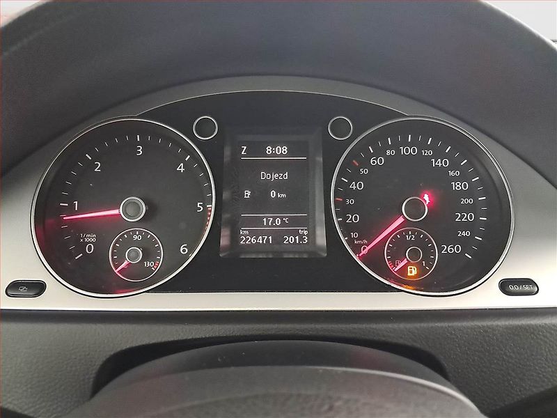 Volkswagen Passat (2010) 1.6 TDI, Serv.kniha, Navi - fotka 11 z 16
