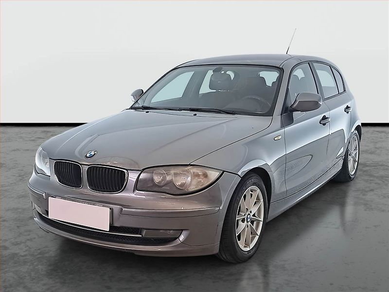 BMW Řada 1 (2011) 118d, po STK, zamluveno - fotka 2 z 18