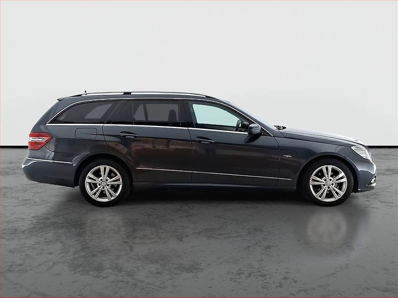 Mercedes-Benz Třídy E (2010) Avantgarde E 220 CDI, Navi - fotka 6 z 19