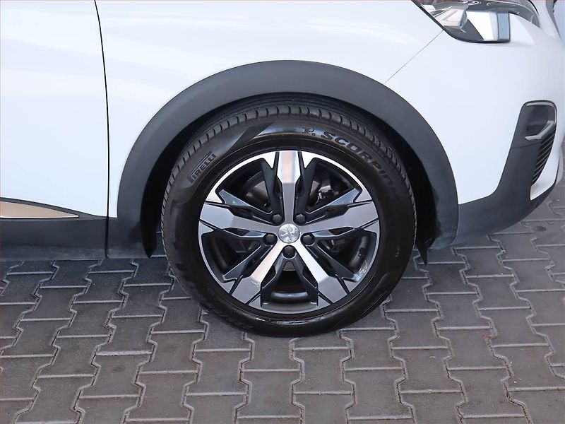 Peugeot 3008 (2017) Allure 1.2 PureTech - fotka 14 z 20