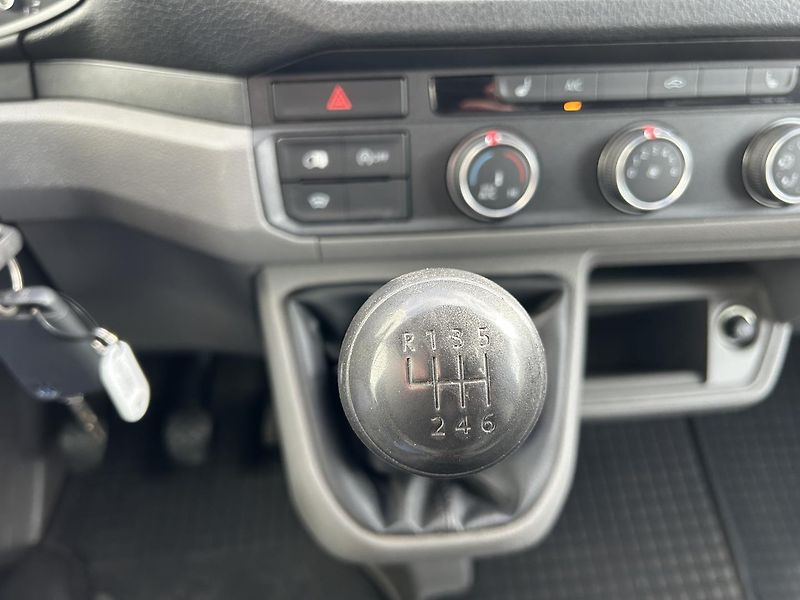 Volkswagen Crafter 2.0 TDI L2 H2 - fotka 19 z 22