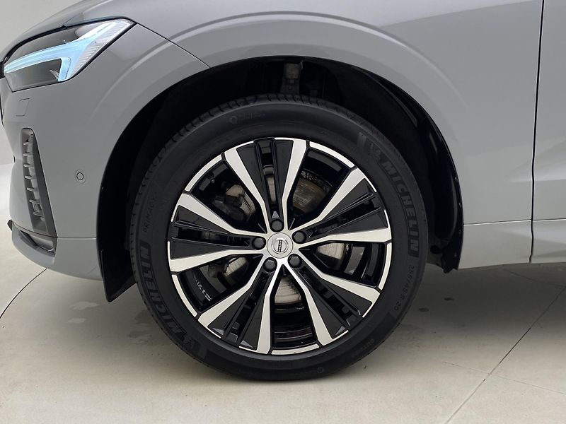 Volvo XC60 B5 AWD DARK ULTIMATE AUT CZ - fotka 36 z 60