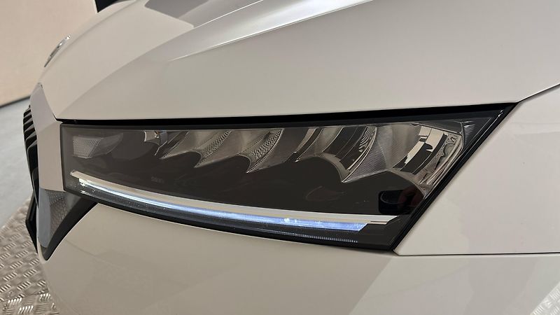 Škoda Octavia 2.0 TDI DSG Ambition - fotka 18 z 26