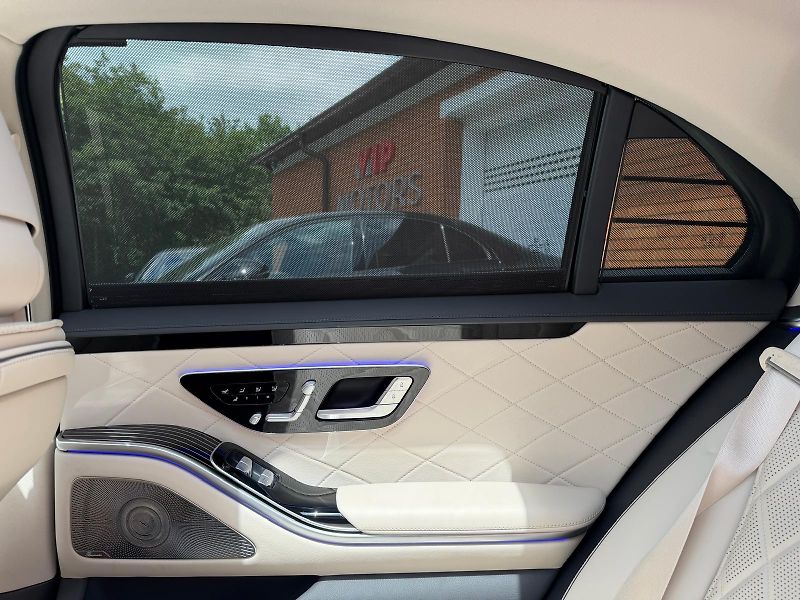 Mercedes-Benz Třídy S S450d-L-4M-AMG-3D-R21 - fotka 20 z 35