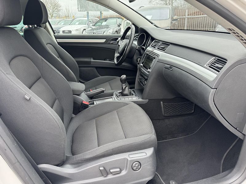Škoda Superb (2013) 2.0TDi 103 KW 1.Majitel Tažné - fotka 40 z 41