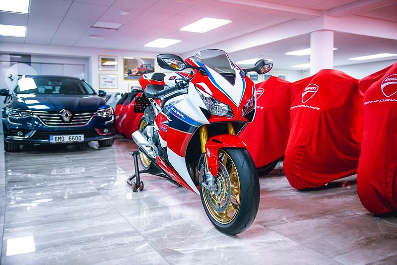 Honda CBR 1000 RR SP 1 MAJITEL  - fotka 8 z 40