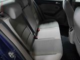 Volkswagen Golf (2011) 1.6TDi, Navi, AC - náhled 11