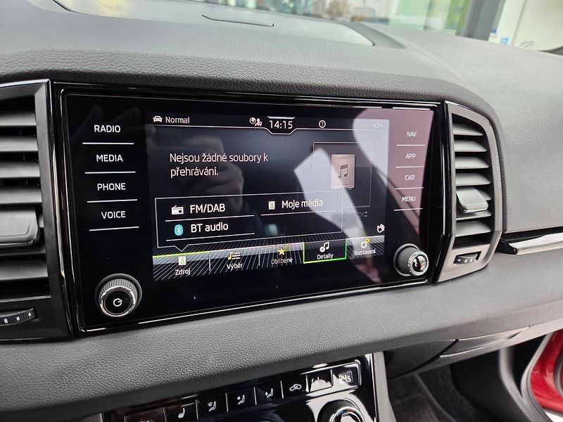 Škoda Karoq Sportline 1.5 TSI DSG tažné - fotka 24 z 45
