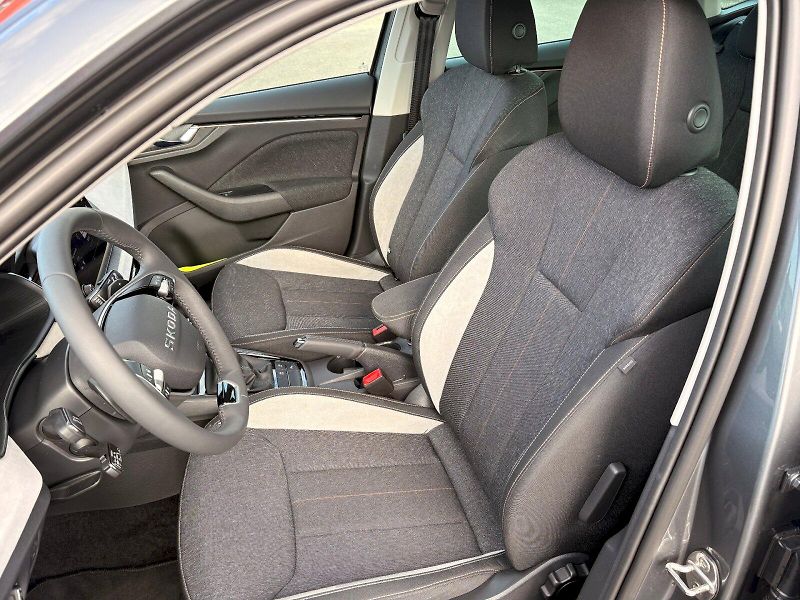 Škoda Kamiq (2026) Top Selection 1.0 TSI DSG - fotka 9 z 28