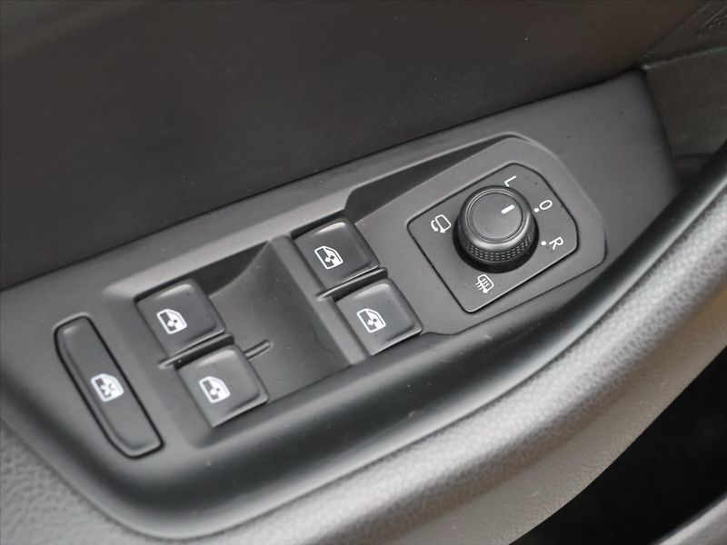Volkswagen Arteon 2,0 TSI 206kW DSG 4M R-Line - fotka 16 z 37