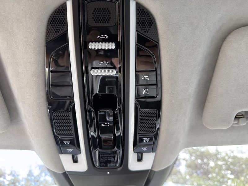 Porsche Panamera (2019) 4S Sport 2.9 324 kW CHRONO - fotka 31 z 51