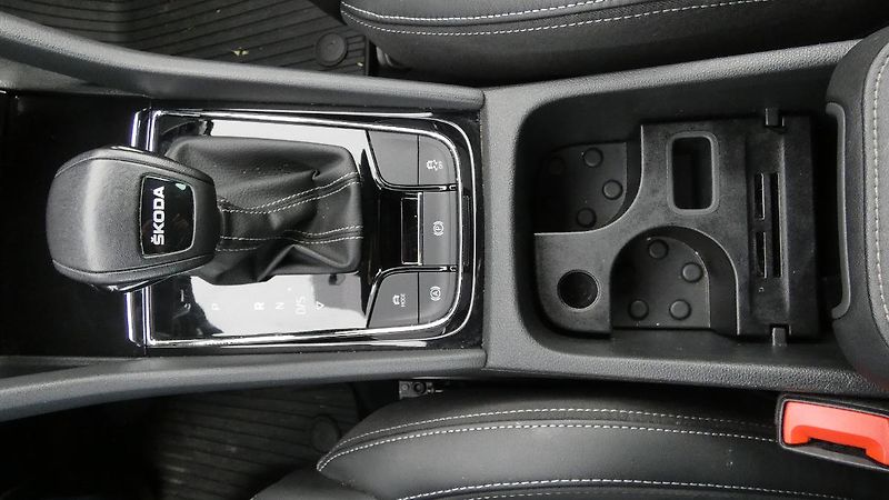 Škoda Kodiaq 2,0 TDI Sportline DSG - fotka 18 z 25