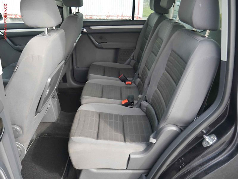 Volkswagen Touran (2006) 1.9 TDi, ČR, AC, temp - fotka 11 z 16