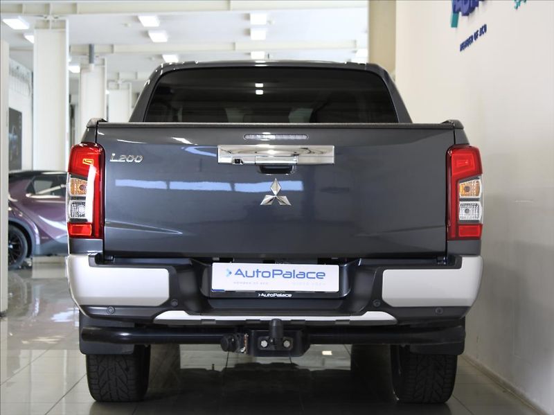 Mitsubishi L200 2,3 DI-D 127kW AT Instyle DPH - fotka 4 z 24