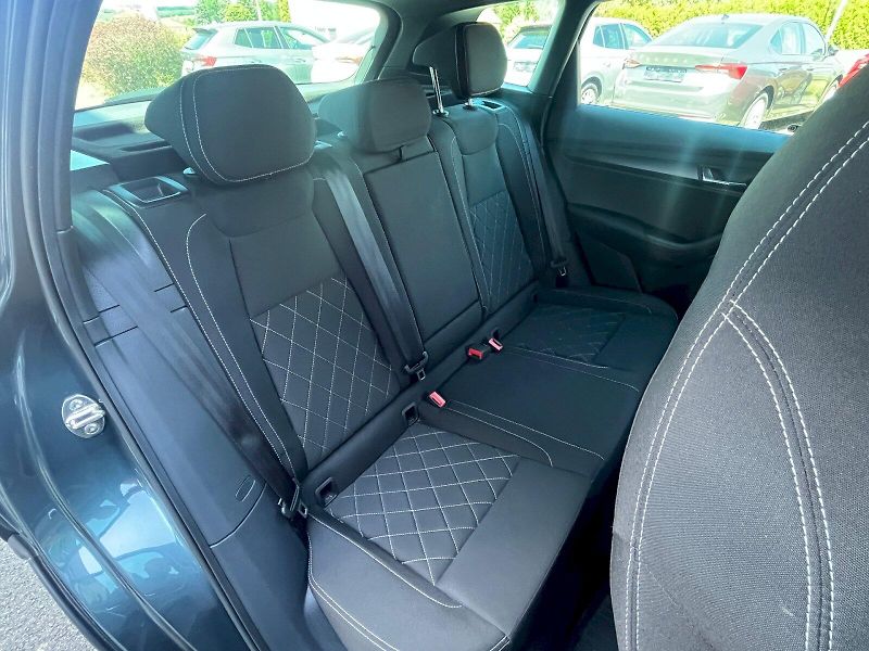 Škoda Karoq (2021) Sportline 2.0TSi 140kW 4x4 7°a - fotka 18 z 30